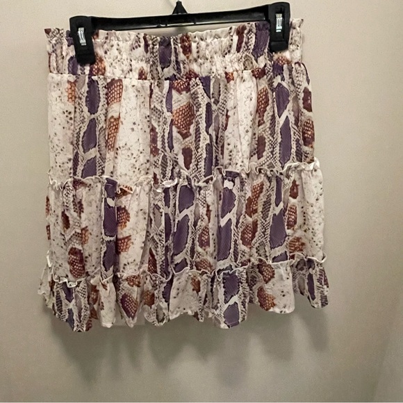 Fourteen and 9th Ruffled Lined Mini Skirt Elastic Waist Juniors Size L - Picture 2 of 4